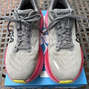 Women’s Hoka Bondi 8 size 9, Castlerock and Strawberry